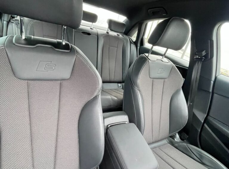 Audi A4 Limousine S Tronic voorstoelen