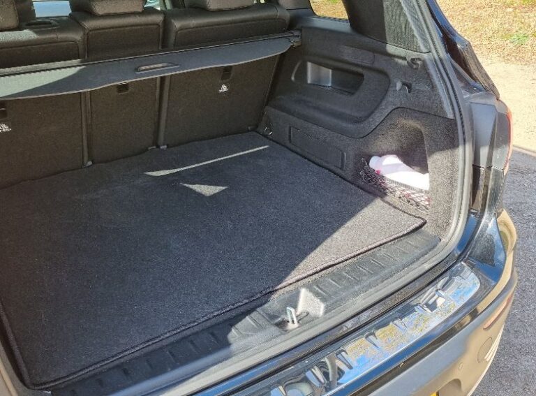 Mercedes Benz EQB kofferbak