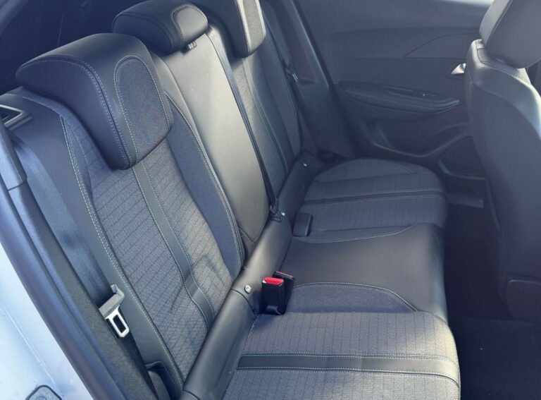 Peugeot 2008 achterbank