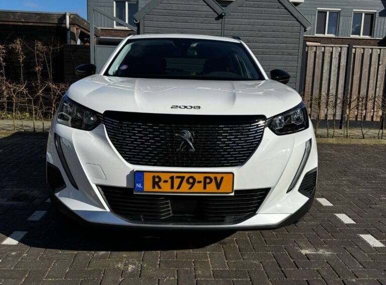 Peugeot 2008 voorkant