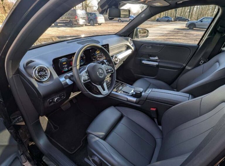 Mercedes Benz EQB voorstoelen