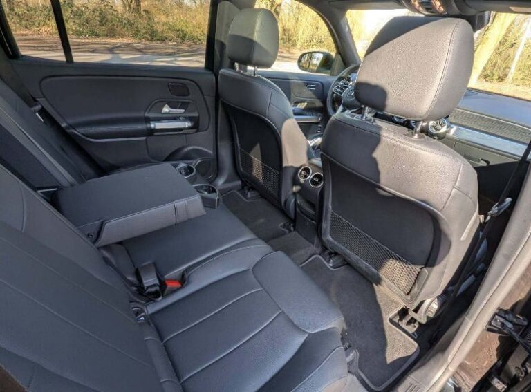 Mercedes Benz EQB achterbank
