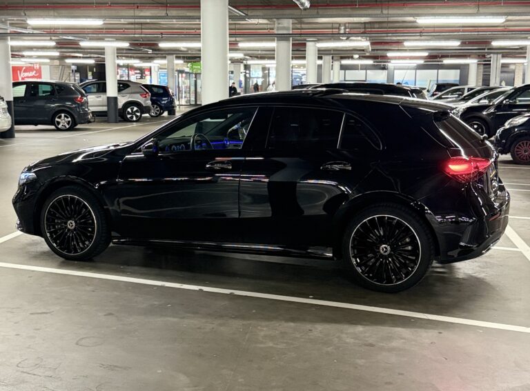 Mercedes-Benz A zijkant