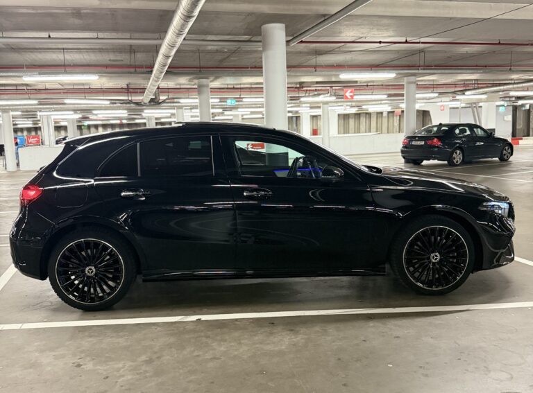 Mercedes-Benz A zijkant