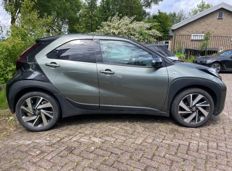 Toyota Aygo zijkant