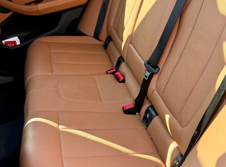 BMW iX3 achterbank