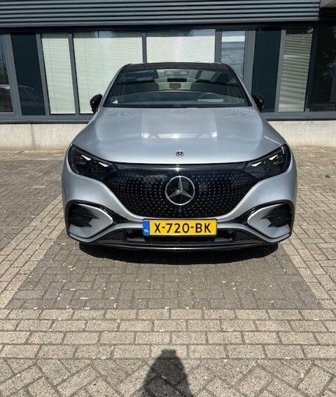Mercedes-Benz EQE SUV voorkant