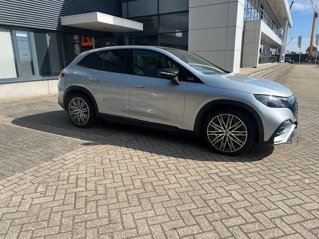 Mercedes-Benz EQE SUV passagierskant