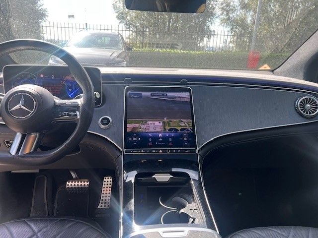 Mercedes-Benz EQE SUV dashboard
