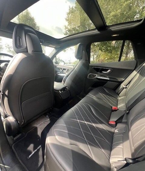 Mercedes-Benz EQE SUV achterbank