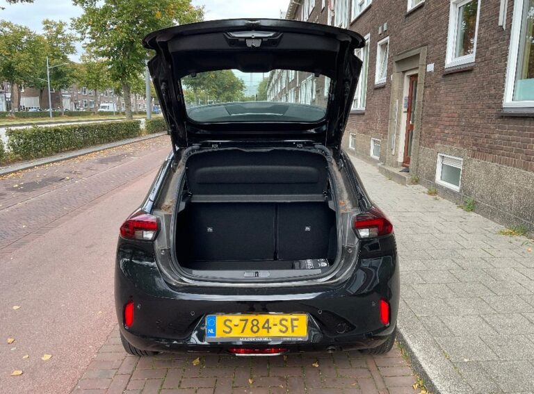 Opel Corsa kofferbak