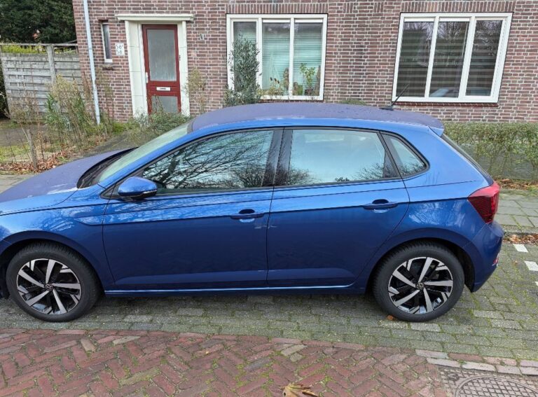 Volkswagen Polo Blauw Occasion zijkant