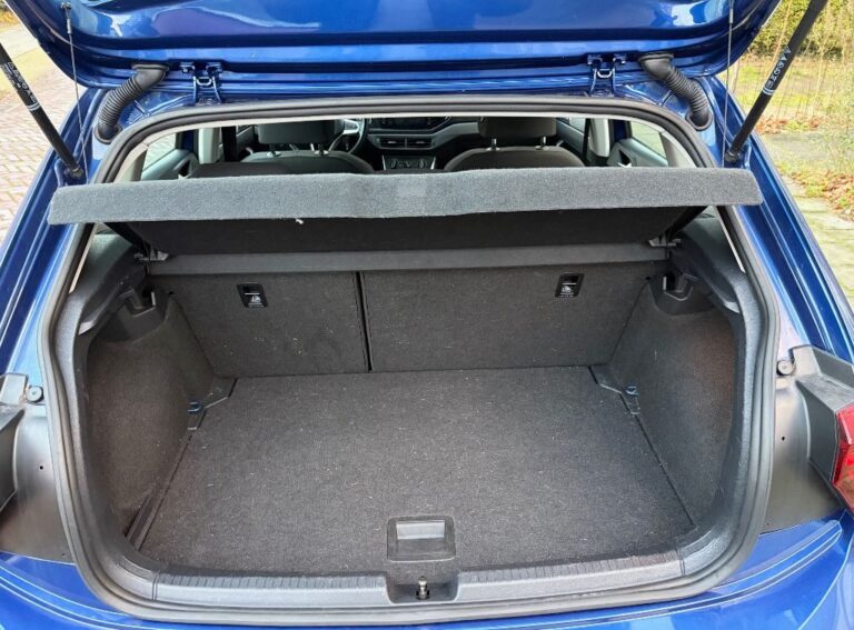Volkswagen Polo Blauw Occasion kofferbak
