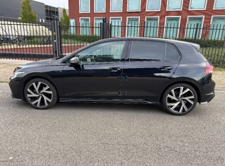 Volkswagen Golf 1.5 etsi zijkant