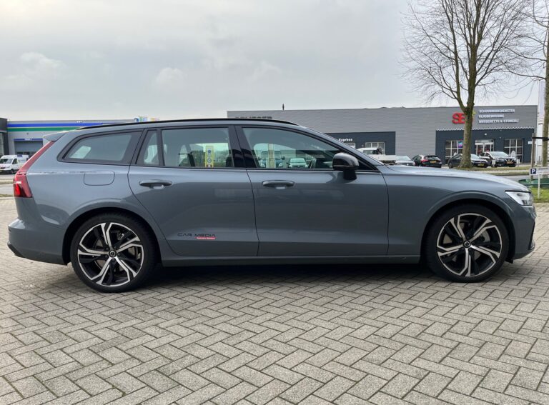 Volvo V60 t8 zijkant