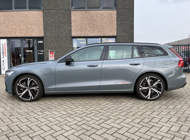 Volvo V60 t8 zijkant