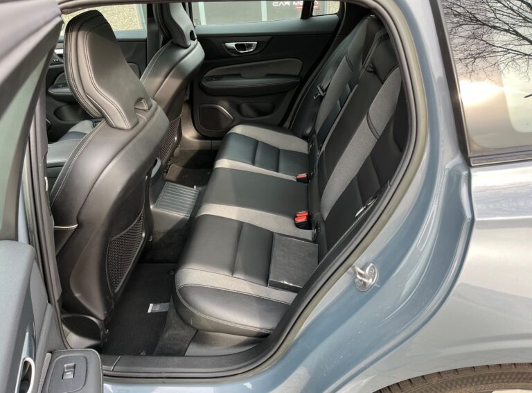 Volvo V60 t8 achterbank