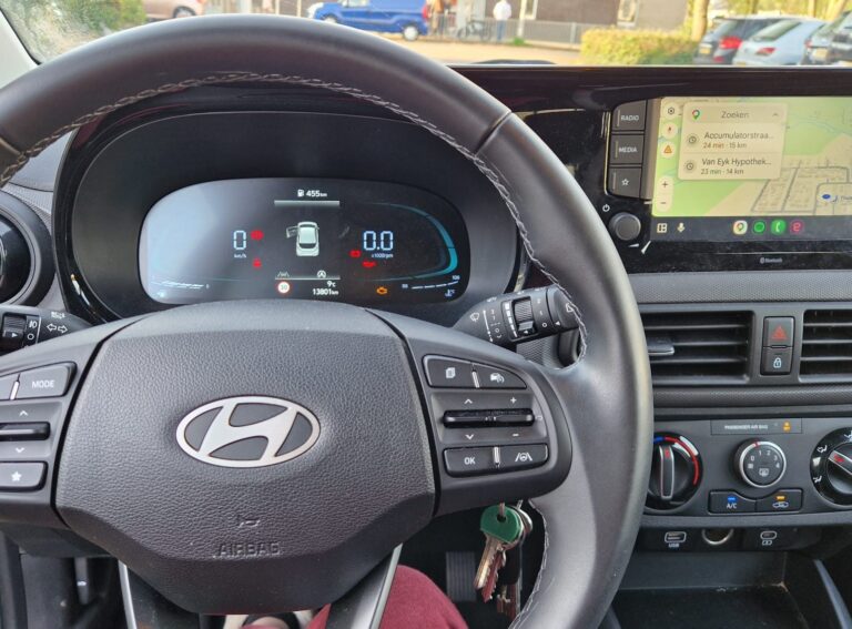 Hyundai i10 dashboard