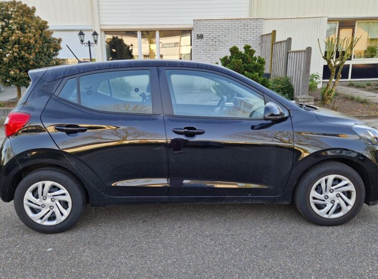 Hyundai i10 zijkant
