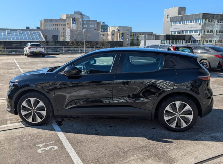 Renault Megane zijkant