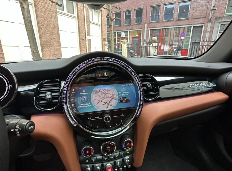 MINI Cooper Camden occasion dashboard