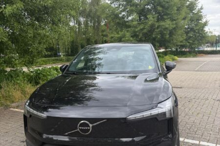 Volvo EX30 occasion voorkant