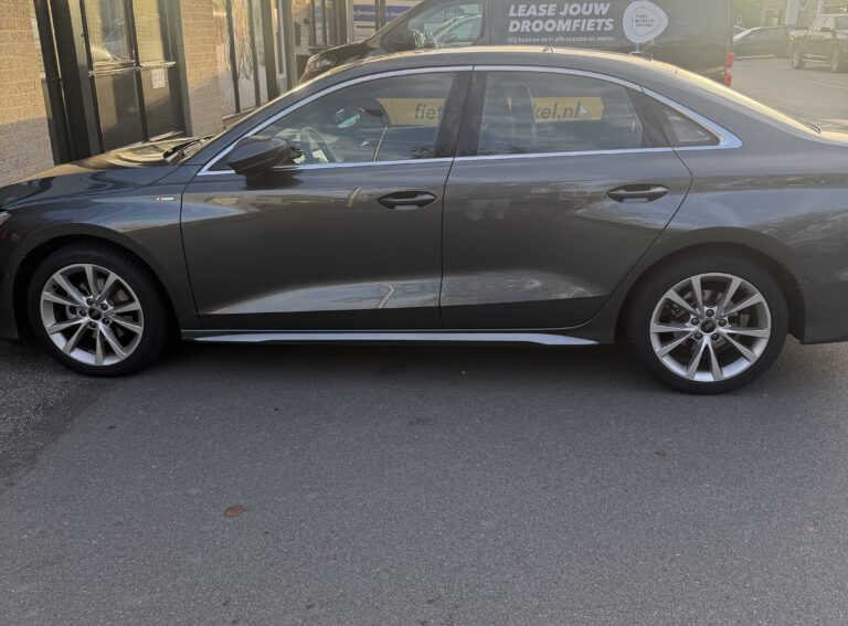Audi A3 Limousine zijkant
